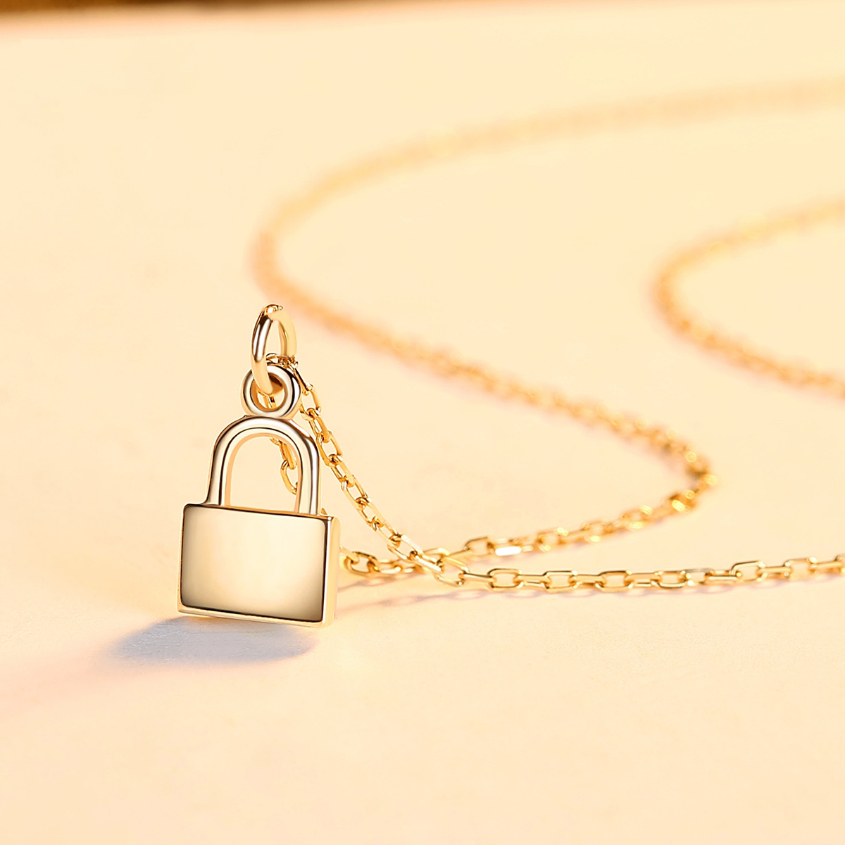 14K_Gold_Simple_Padlock_Lock_Necklace_01