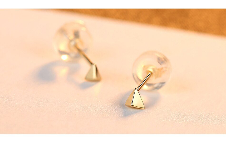 14K_Gold_Triangle_Pyramid_Stud_Earring_oje015_05