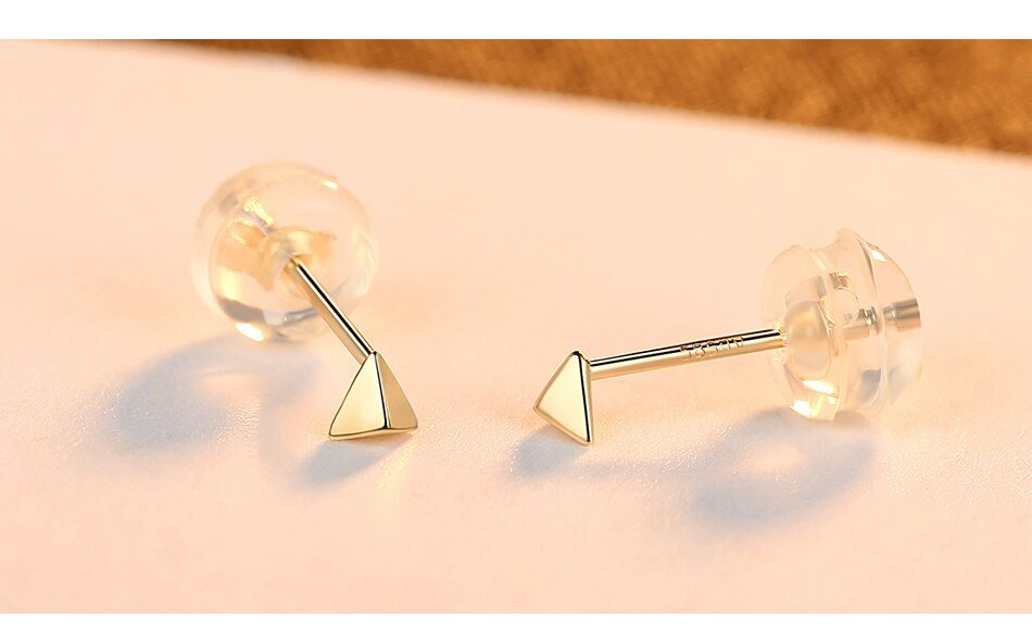 14K_Gold_Triangle_Pyramid_Stud_Earring_oje015_06