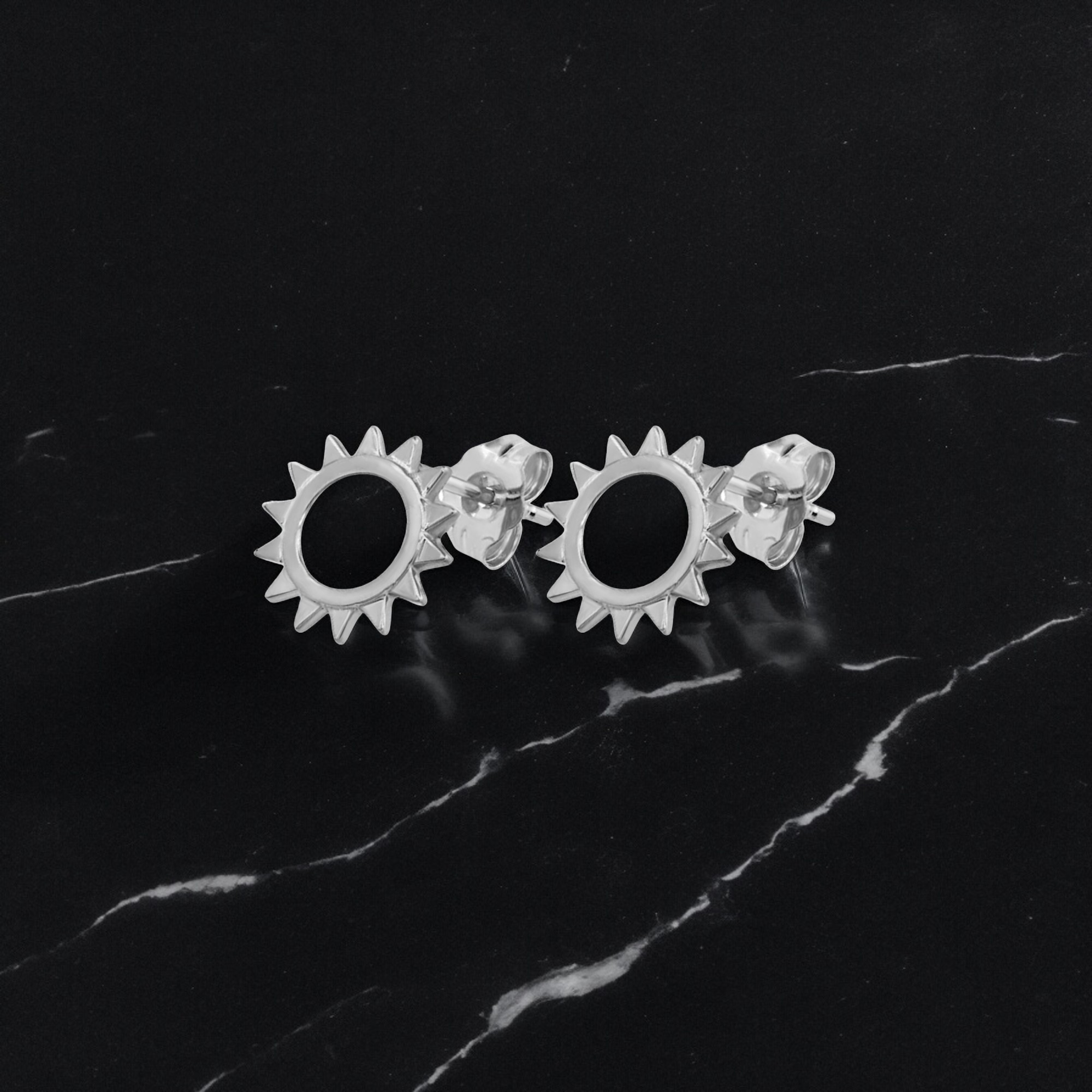 14k gold sun shaped stud earrings white gold_03